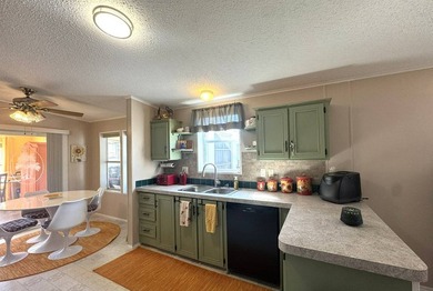 Welcome to your Florida Paradise with true tropical flair! Open - photo 3
