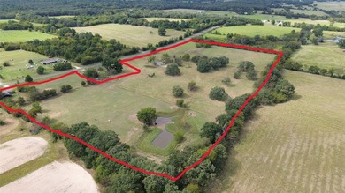 Discover 22.9 beautiful acres, fully fenced and ready for your - photo 3