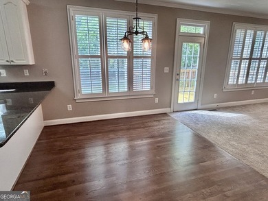 Welcome to life in Lake Redwine! This beautifully updated - photo 8
