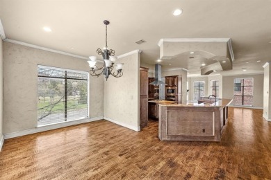 Luxurious 3 story condo close to everything Fort Worth has to