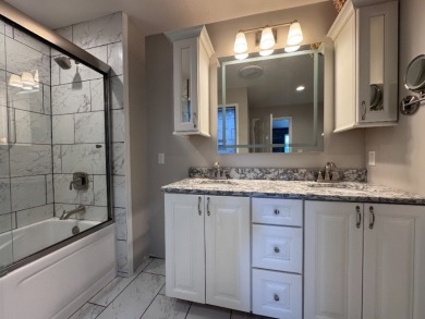 Luxury lakefront living meets exceptional - photo 26
