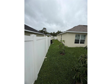 Charming 4-Bedroom, 2-Bath Home with Spacious Fenced Yard - photo 23