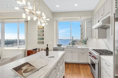 *Exclusive Skytop Sanctuary: A Luxurious Penthouse Retreat with - photo 12