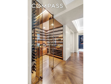 *Exclusive Skytop Sanctuary: A Luxurious Penthouse Retreat with - photo 13
