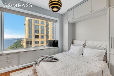 *Exclusive Skytop Sanctuary: A Luxurious Penthouse Retreat with - photo 18