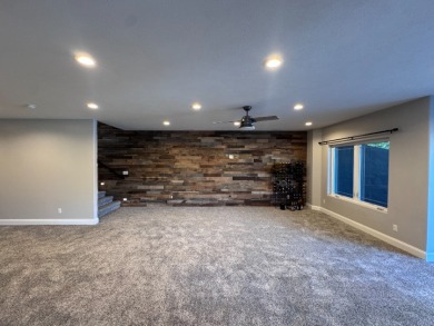 Luxury lakefront living meets exceptional - photo 17