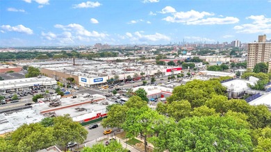 Welcome to 1065 Vermont Street, Unit 4F - a bright and spacious