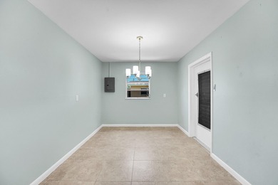 Affordable, Stylish, and Move-In Ready! This beautifully - photo 10