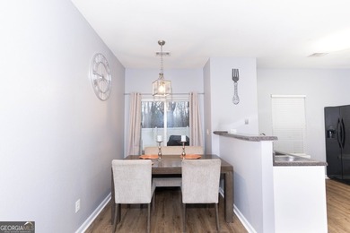 Welcome home to Snapfinger Manor in a quiet gated community east - photo 4