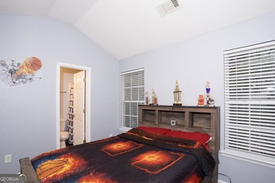 Welcome home to Snapfinger Manor in a quiet gated community east - photo 6