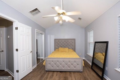 Welcome home to Snapfinger Manor in a quiet gated community east - photo 9