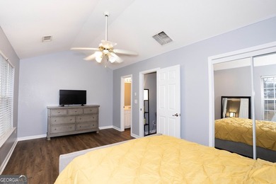 Welcome home to Snapfinger Manor in a quiet gated community east - photo 10