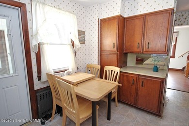 Unique gem of a house. 10-11 rooms. Consult with architect. Can - photo 12