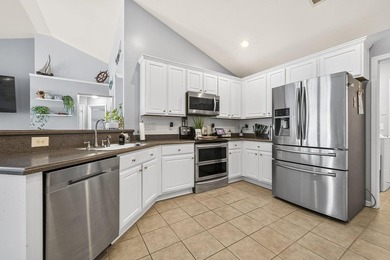 This is a short sale property. Welcome to this charming - photo 13