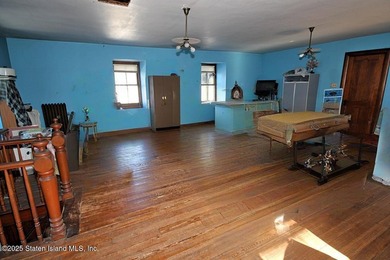 Unique gem of a house. 10-11 rooms. Consult with architect. Can - photo 14