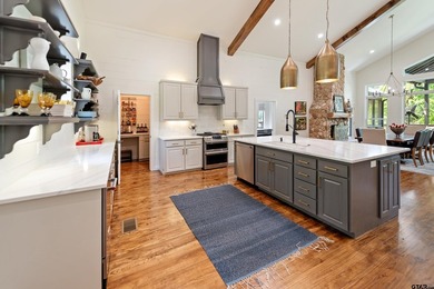 Gorgeous, Like-New 3-Bedroom, 3-Bath Lake Home with Open Living - photo 15