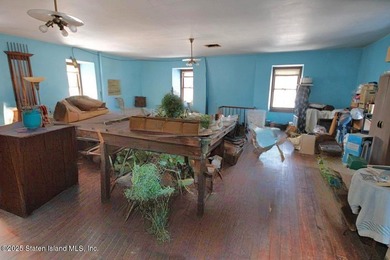 Unique gem of a house. 10-11 rooms. Consult with architect. Can - photo 15