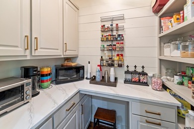 Gorgeous, Like-New 3-Bedroom, 3-Bath Lake Home with Open Living - photo 17