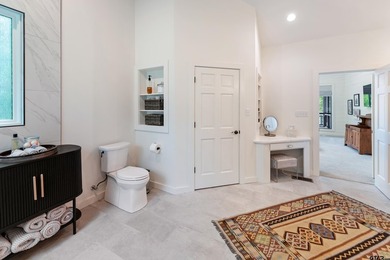 Gorgeous, Like-New 3-Bedroom, 3-Bath Lake Home with Open Living - photo 28