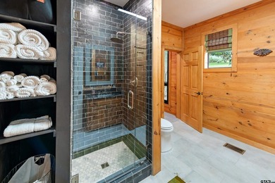 Gorgeous, Like-New 3-Bedroom, 3-Bath Lake Home with Open Living - photo 32