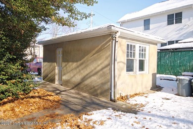 Unique gem of a house. 10-11 rooms. Consult with architect. Can - photo 32