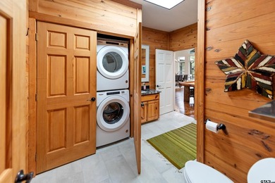 Gorgeous, Like-New 3-Bedroom, 3-Bath Lake Home with Open Living - photo 34