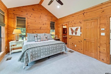 Gorgeous, Like-New 3-Bedroom, 3-Bath Lake Home with Open Living - photo 36
