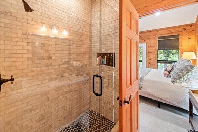 Gorgeous, Like-New 3-Bedroom, 3-Bath Lake Home with Open Living - photo 38