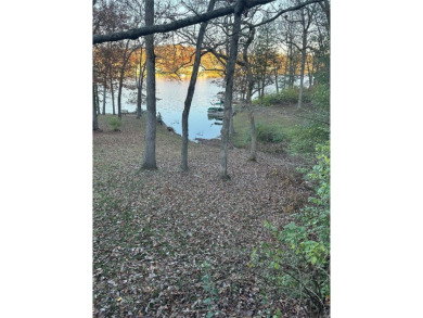 Lake Wauwanoka Lot Sale Pending in Hillsboro Missouri