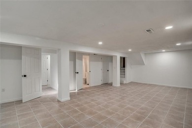 Beautifully updated and spacious home backing near the National - photo 28
