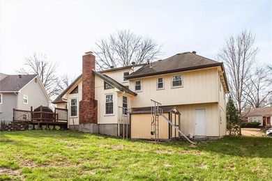 Beautifully updated and spacious home backing near the National - photo 31