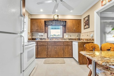 Making a Splash in the Spring Market!! Welcome Home to this - photo 8
