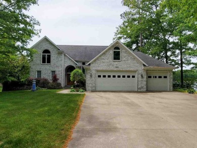 Arnold Lake Home For Sale in Harrison Michigan