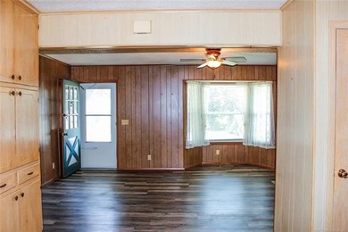 Welcome to Sandy Bass Bay, come and live the Lake Life in this - photo 31