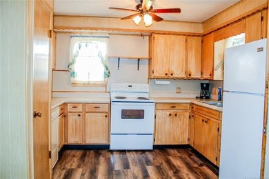 Welcome to Sandy Bass Bay, come and live the Lake Life in this - photo 33