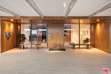 Enjoy beachside living in this bright and spacious two-story, 3 - photo 4