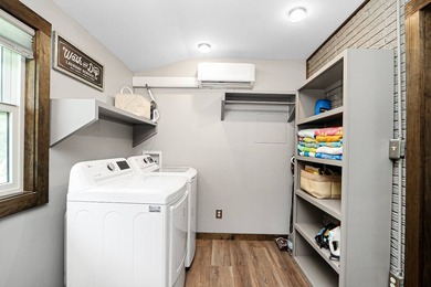 Turnkey lake home with lots to love! Find an updated three - photo 14