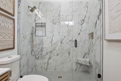Lake life done right! This 3 bedroom, 2 bathroom custom home at - photo 22