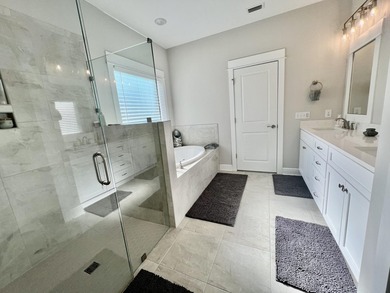 Impeccably maintained & completely move-in ready, this stunning - photo 28