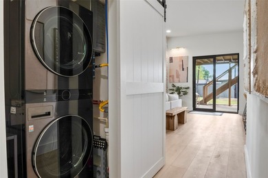Lake life done right! This 3 bedroom, 2 bathroom custom home at - photo 28