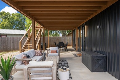 Lake life done right! This 3 bedroom, 2 bathroom custom home at - photo 31