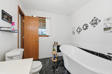 Live where the music plays! This 1,486 sq ft, 3-bedroom, 3-bath - photo 37