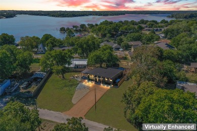Lake life done right! This 3 bedroom, 2 bathroom custom home at - photo 37