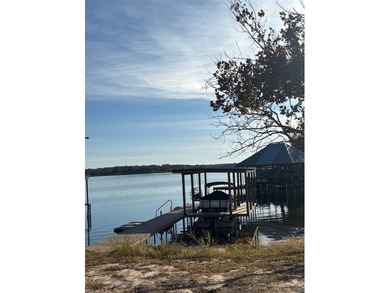 Lake life done right! This 3 bedroom, 2 bathroom custom home at - photo 40