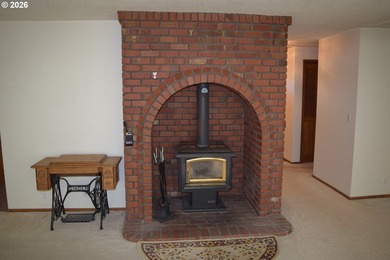 Low maintenance 0ne level home with Shop on three lots in quiet - photo 8