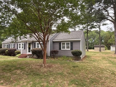 Welcome home to this beautifully updated 3-bedroom, 2-bath - photo 3