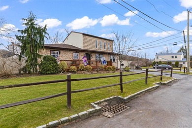 Welcome to this beautifully updated expanded ranch in the heart - photo 1