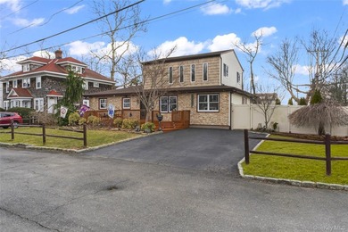 Welcome to this beautifully updated expanded ranch in the heart - photo 3