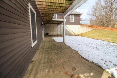 Outstanding 4 Bed, 3 1/2 Bath Walk-out Ranch on 4.18 acres with - photo 26