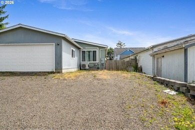 Tucked away in a quiet Rockaway Beach neighborhood near Lake - photo 2